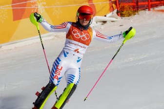 Mikaela Shiffrin reagiert auf ihre Zeit im Ziel: Der Amerikanerin blieb nur der vierte Platz.
