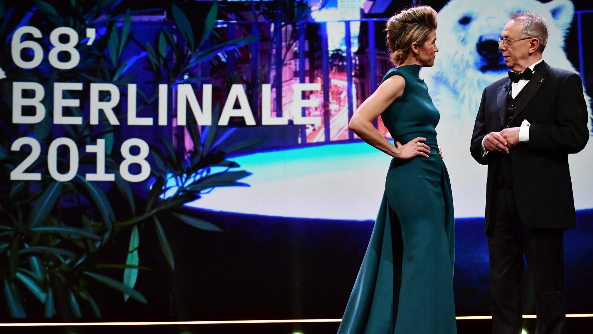 Anke Engelke und Dieter Kosslick bei der Eröffnungszeremonie der 68. Berlinale.