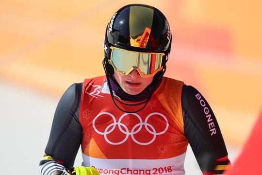 Marina Wallner lässt nach dem Slalom der Damen enttäuscht den Kopf hängen.