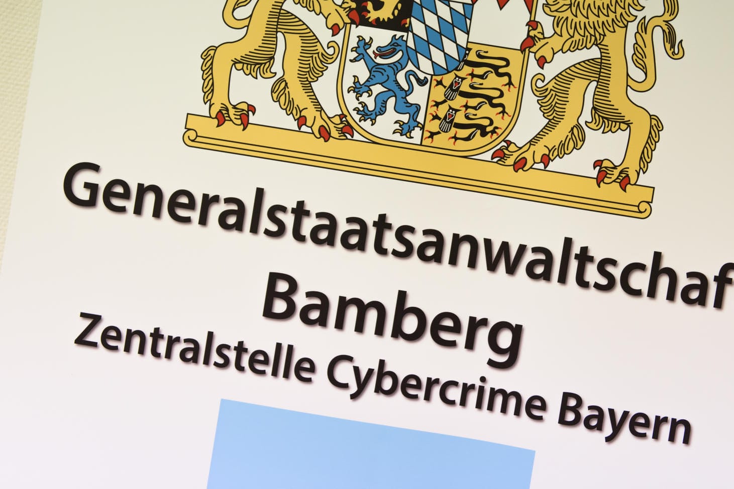 Die Zentralstelle Cybercrime Bayern: Hier wird gegen einen Vater ermittelt, der seine eigene Tochter zu Kinderpornografie gezwungen haben soll.