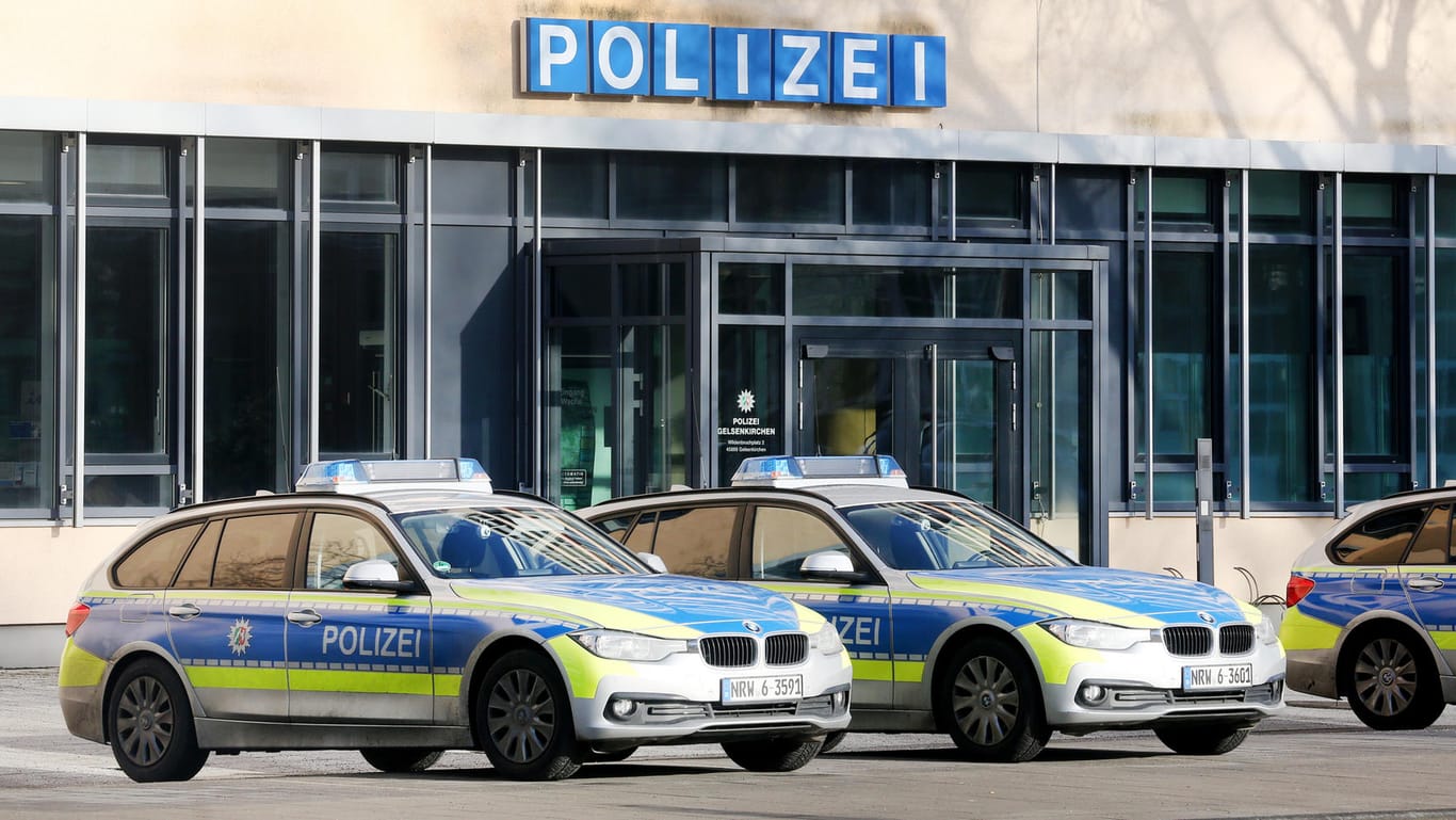 Die Polizeiwache in Gelsenkirchen: Nach mehreren Vergewaltigungen im Ruhrgebiet hofft die Polizei auf weitere Zeugen, um die Taten besser aufklären zu können.