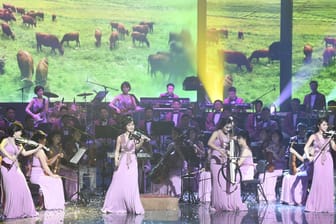 Das nordkoreanische Samjiyon-Orchester bei einem Auftritt in Pyeonchang - Jetzt spielte es erstmals südkoreanischen Pop im Nordkorea.
