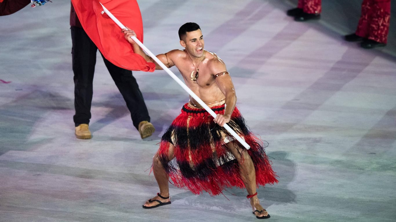Pita Taufatofua: Tongas "Coconut Fighter" trug die Landesfahne mit nackter Brust bei der Eröffnungsfeier in Pyeongchang.
