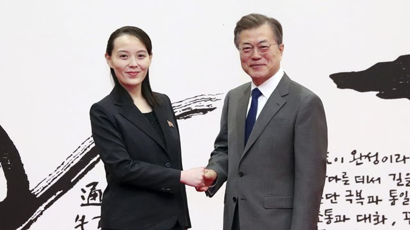 Eine erste Annäherung gab es bereits: Moon Jae In, Präsident von Südkorea, und Kim Yo Jong, Schwester des nordkoreanischen Machthabers Kim Jong Un.