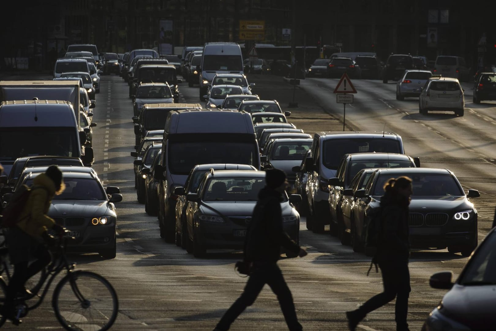 Leipziger Straße in Berlin: In mehr als 60 deutschen Kommunen werden die EU-Grenzwerte für Stickoxide regelmäßig überschritten.