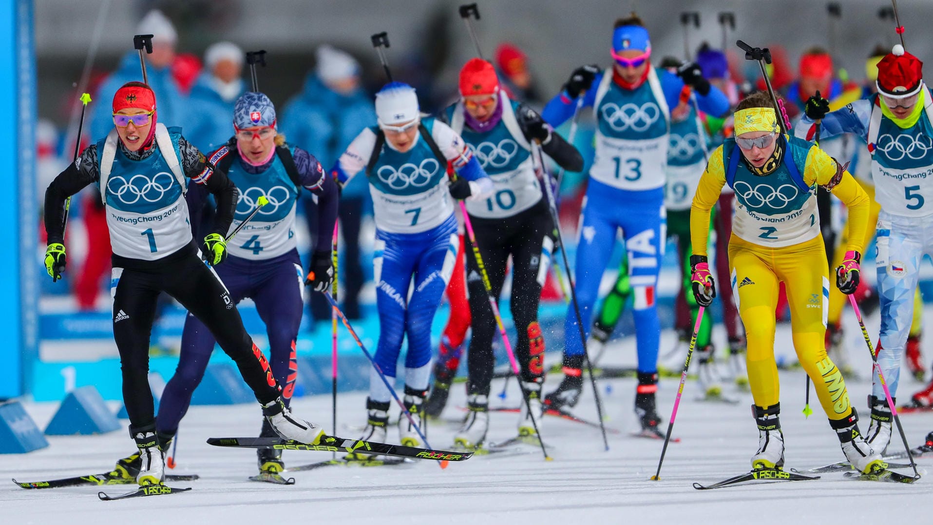 Pyeongchang 2018: Schon vor dem Start geht es für die Biathletinnen turbulent zu.