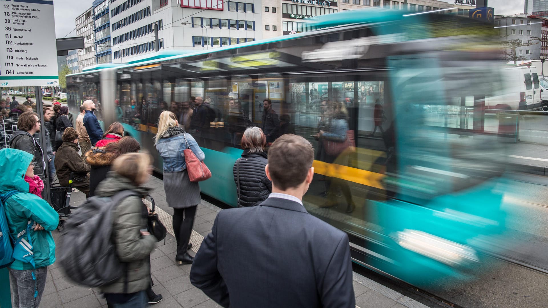 Öffentlicher Nahverkehr: Die Gründen fordern kostenlose Fahrten für alle Kinder und Jugendlichen. Öffentlicher Nahverkehr: Die Gründen fordern kostenlose Fahrten für alle Kinder und Jugendlichen.