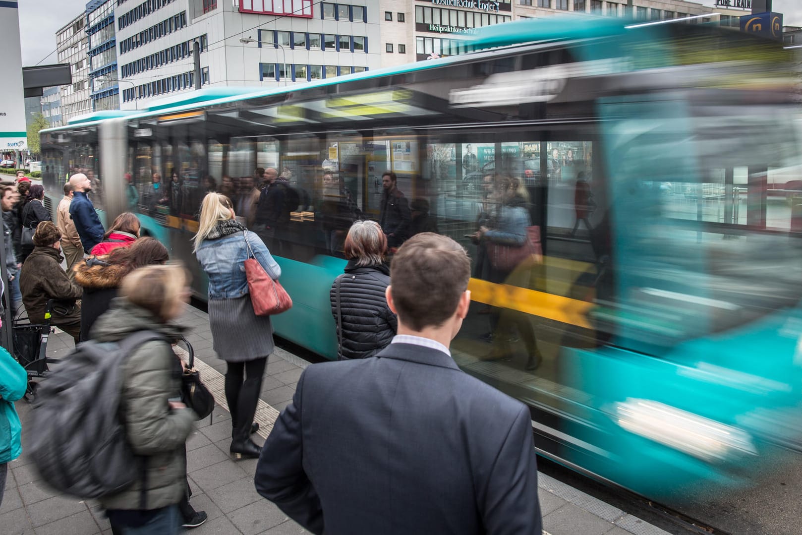 Öffentlicher Nahverkehr: Die Gründen fordern kostenlose Fahrten für alle Kinder und Jugendlichen.