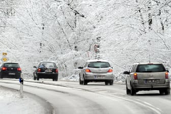 Glatte Straßen: Die schlechten Verkehsbedingungen sorgten am Wochenende für zahlreiche Unfälle im Südwesten Deutschlands.