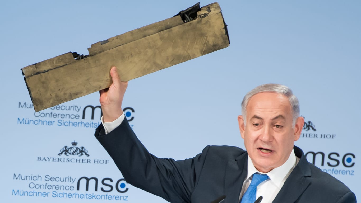 Israels Ministerpräsident Benjamin Netanjahu richtet seine Worte an iranischen Außenminister: "Herr Sarif erkennen sie das? Es gehört ihnen."