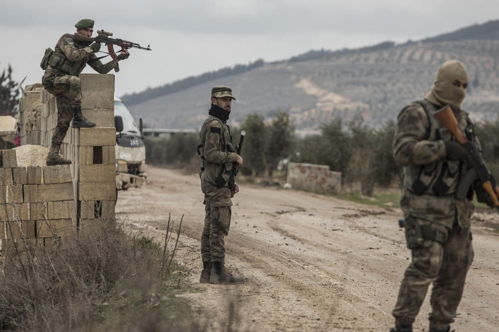 Kämpfer der «Freien Syrischen Armee»: Die Regimegegner arbeiten in Nordsyrien mit der türkischen Armee zusammen.