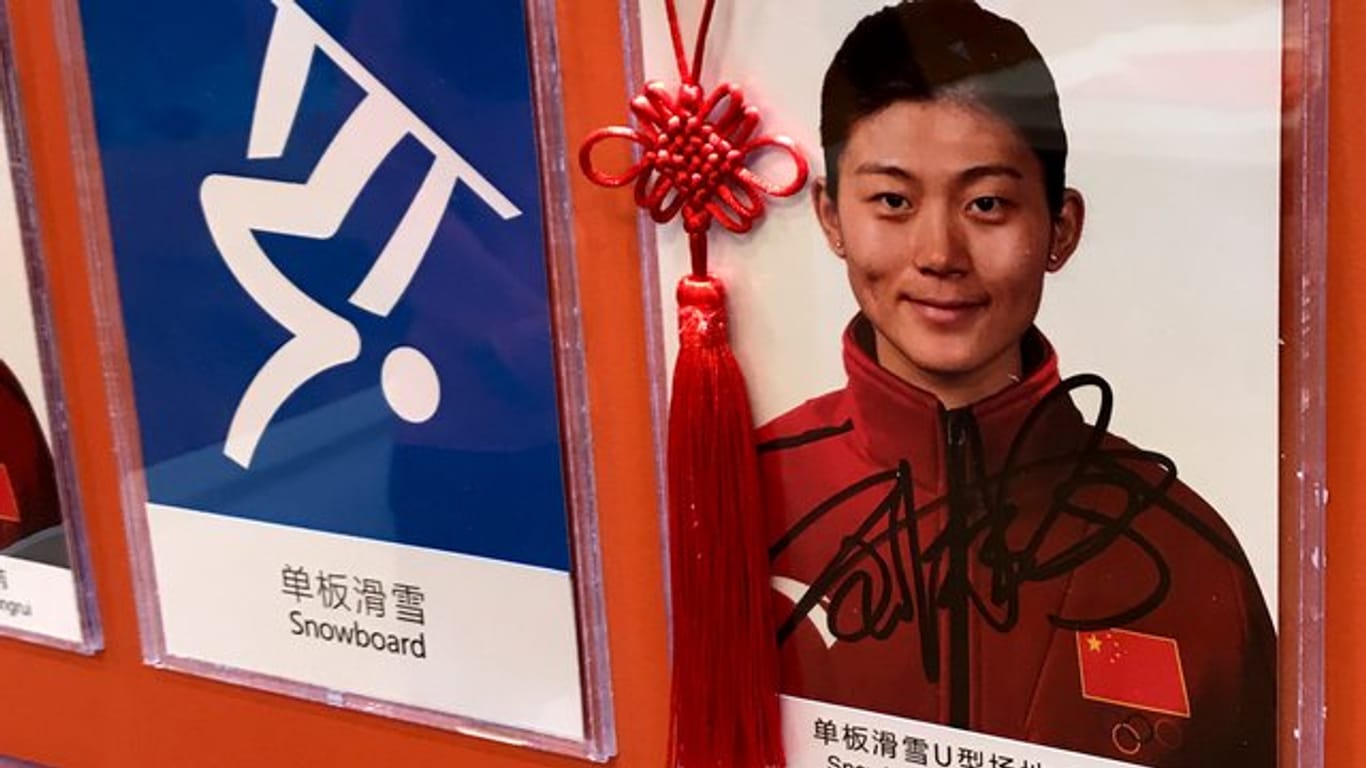 Im "China Haus" hängen Fotos der Athleten in Korea.