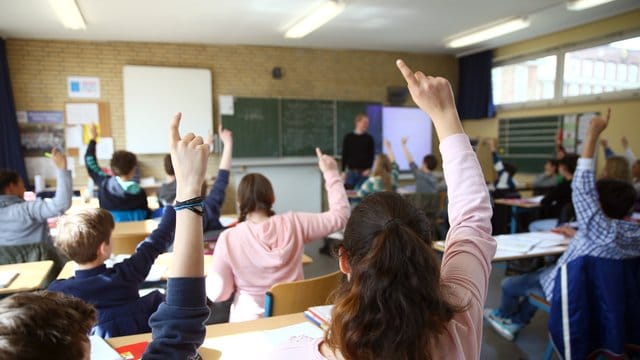 Blick in ein Klassenzimmer.