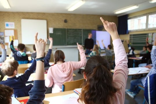 Blick in ein Klassenzimmer.