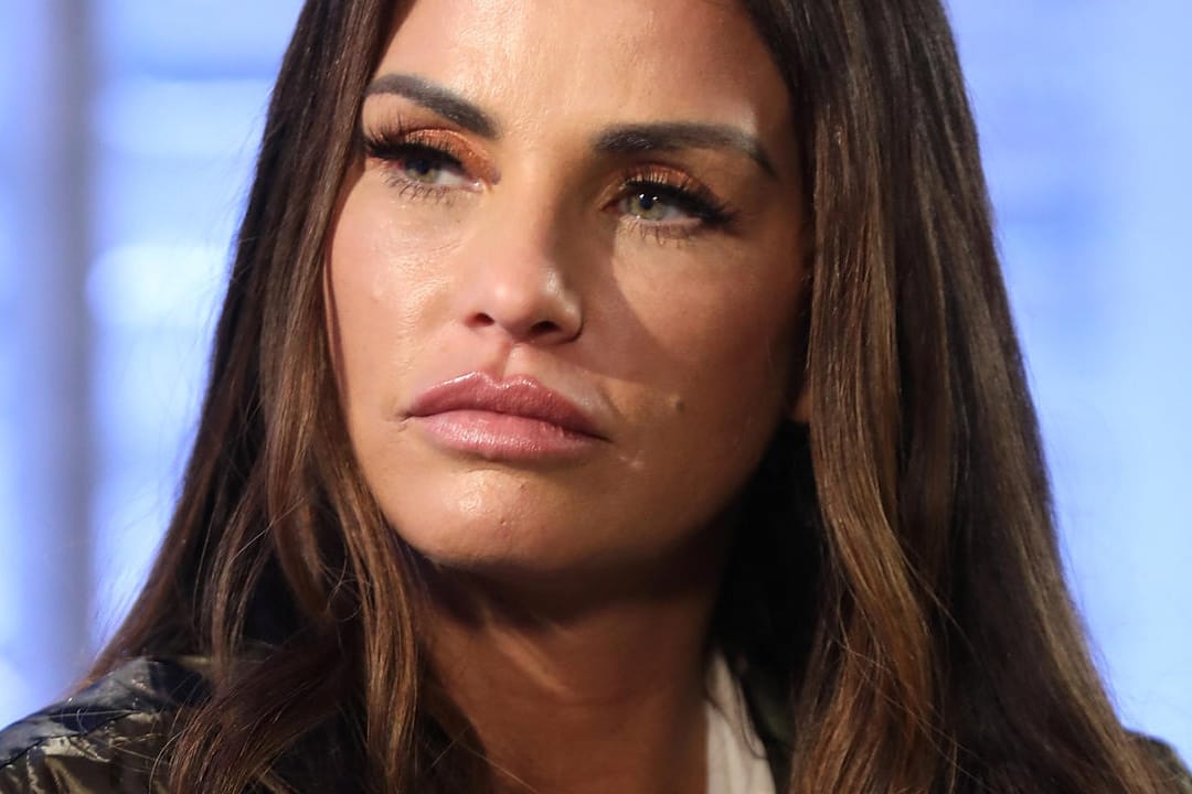 Katie Price: Das Model griff zum Selbstbräuner – keine gute Idee.