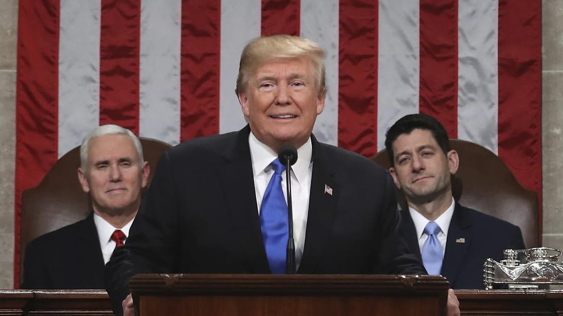 US-Präsident Donald Trump im Repräsentantenhaus: Die von der EU geplanten Strafzölle könnten unter anderem den Sprecher des Repräsentantenhauses, Paul Ryan (r.), treffen. US-Präsident Donald Trump im Repräsentantenhaus: Die von der EU geplanten Strafzölle könnten unter anderem den Sprecher des Repräsentantenhauses, Paul Ryan (r.), treffen.