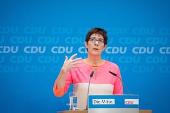 Annegret Kramp-Karrenbauer will das Profil der CDU als Volkspartei für die "ganz breite Mitte" wieder stärken.