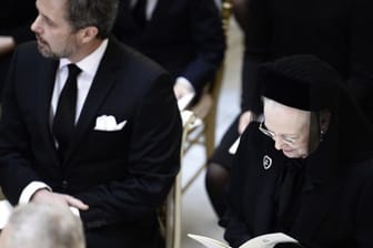 Ein emotionaler Abschied: Königin Margrethe und Kronprinz Frederik.