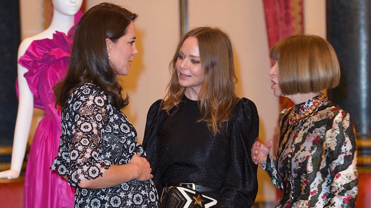 Unter anderem Stella McCartney und Anna Wintour kamen in den Buckingham-Palast.