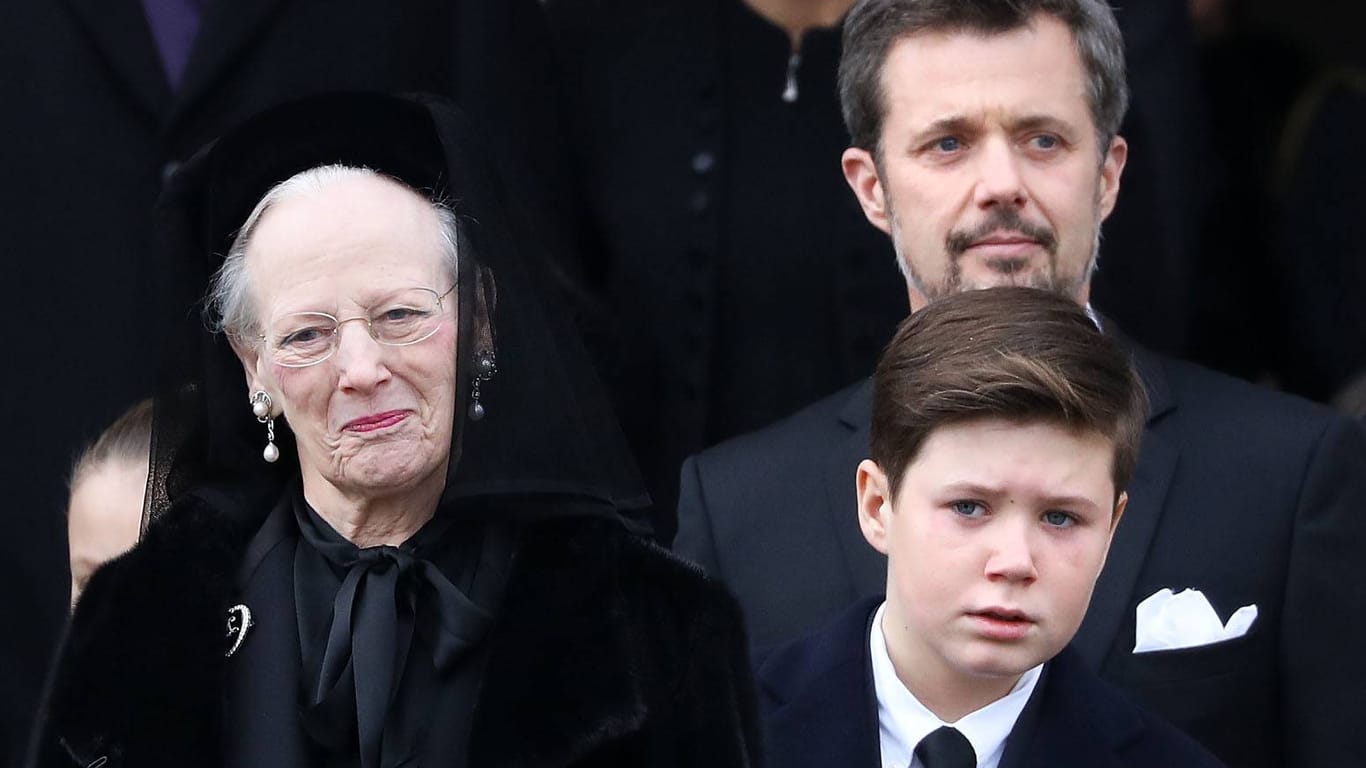 Königin Margrethe, Kronprinz Frederik und Prinz Christian haben Ehemann, Vater und Opa verabschiedet.