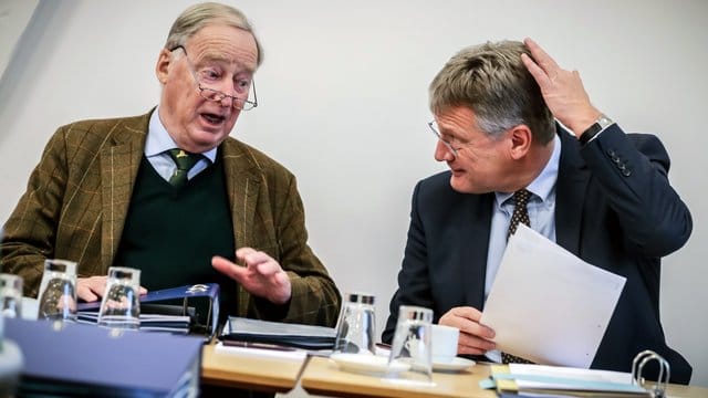 Jörg Meuthen und der zweite AfD-Parteivorsitzende, Alexander Gauland, stört, dass mit Lutz Bachmann ein Mann an der Spitze von Pegida steht, der bürgerliche Wähler verschrecken könnte.