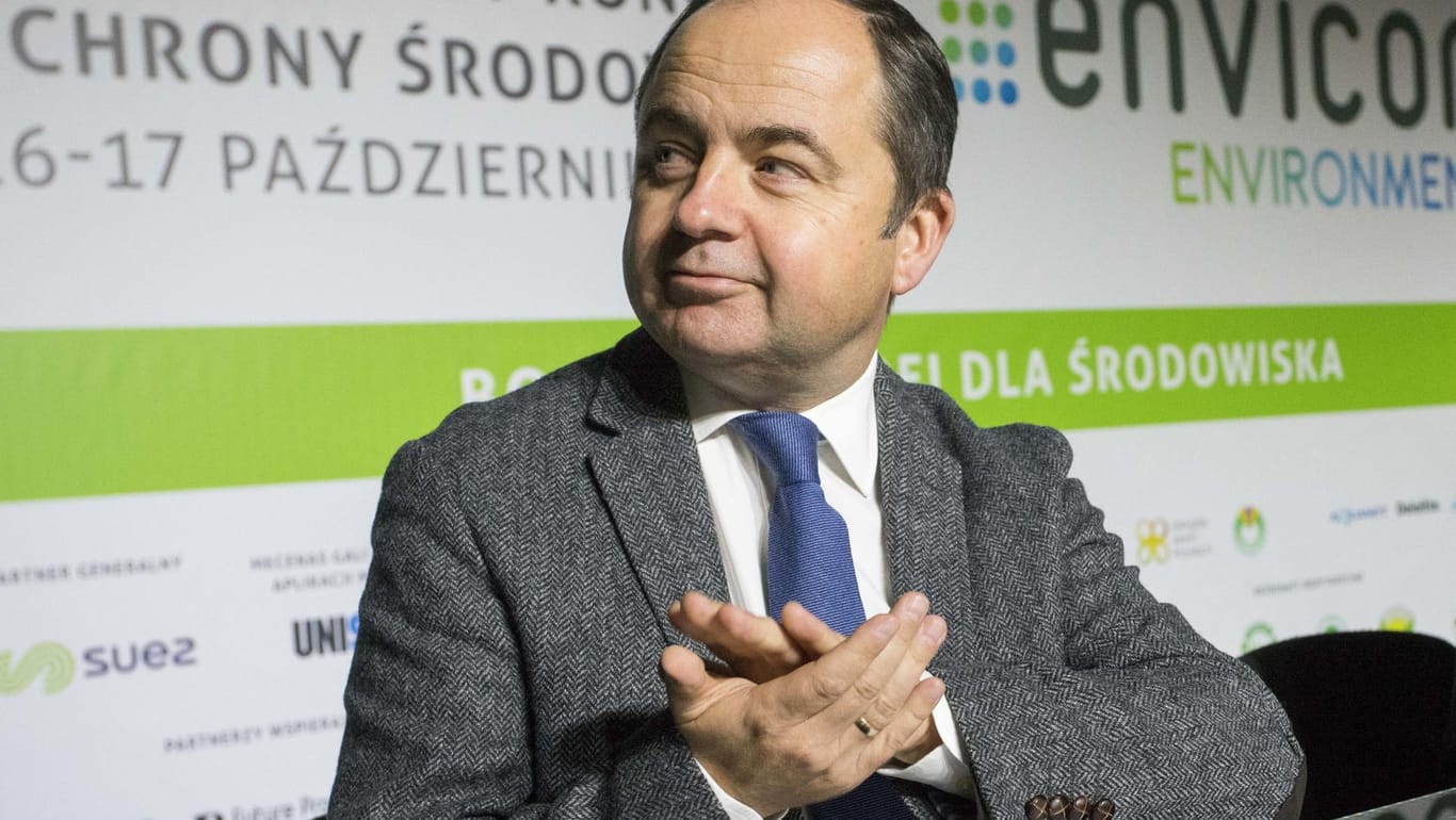 Konrad Szymanski: Der polnische Europaminister richtet eine scharfe Warnung an Kanzlerin Angela Merkel.