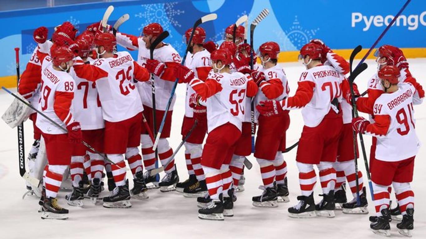Das Team "Olympische Athleten aus Russland" jubelt über den Einzug ins olympische Eishockey-Finale.