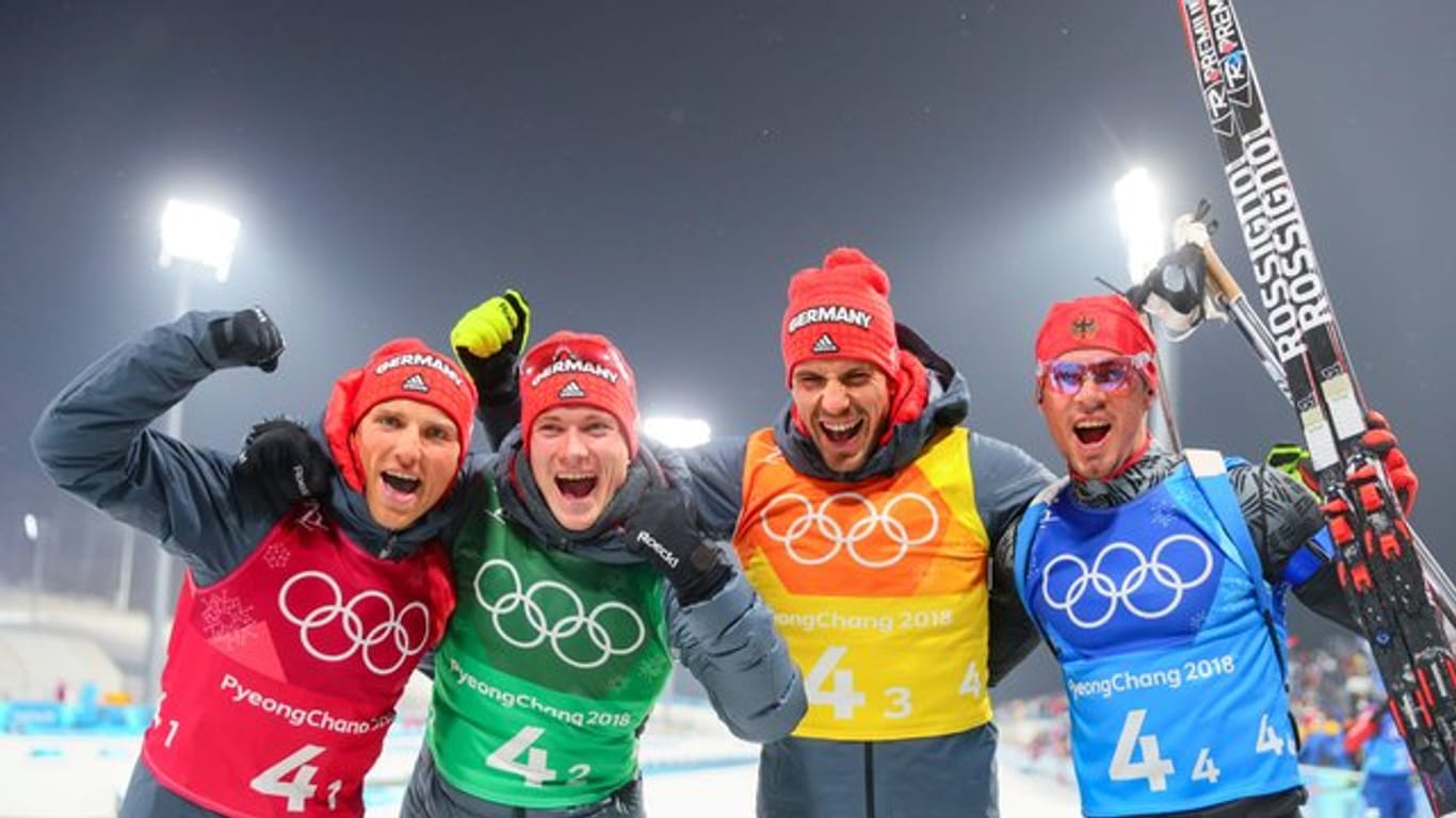 Erik Lesser, Benedikt Doll, Arnd Peiffer und Simon Schempp (v.