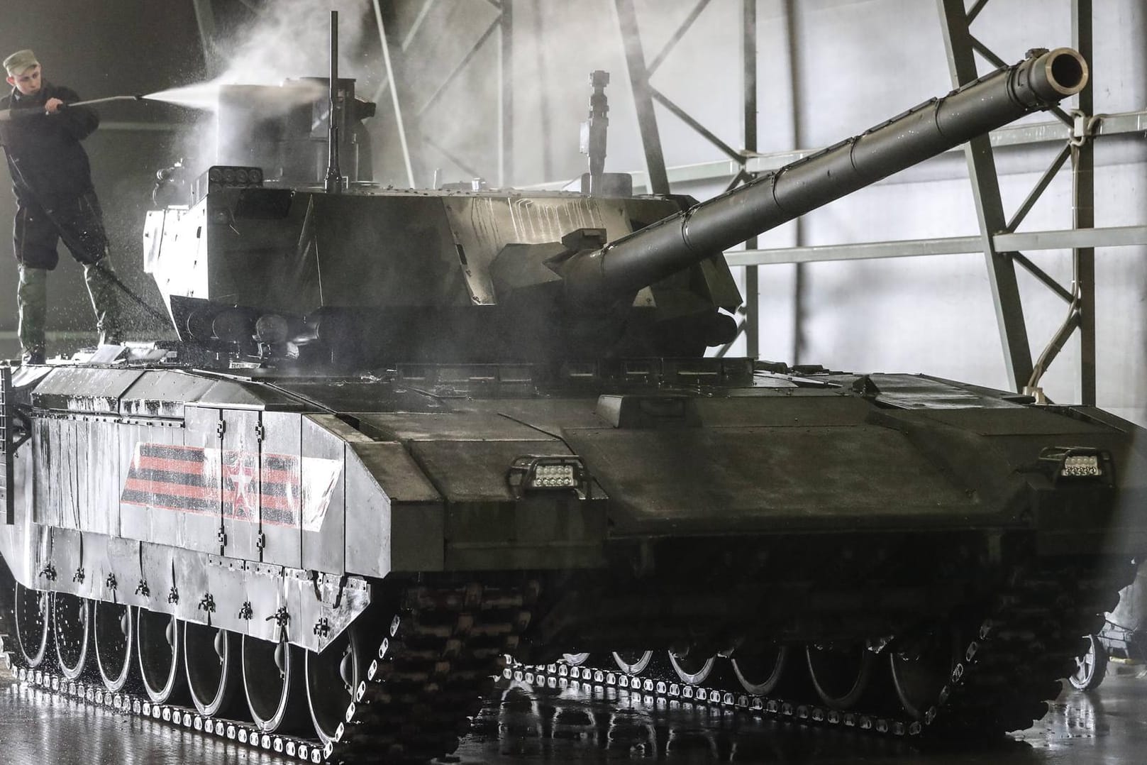 Russischer Amata T-14-Panzer: Nato-Panzern weit überlegen.