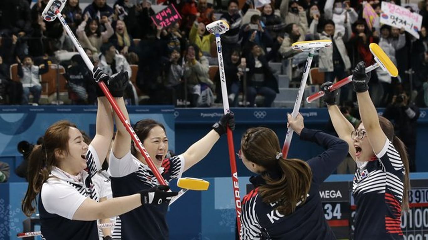 Die Curling-Frauen aus Südkorea stehen im Finale, wo sie vor eigenem Publikum gegen Schweden antreten.