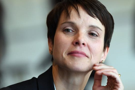 Der Schritt ist Voraussetzung für eine Anklageerhebung gegen die fraktionslose Abgeordnete.