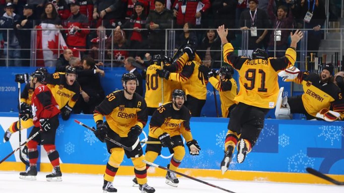 Der Sieg der deutschen Eishockey-Nationalmannschaft wurde auch im Netz stürmisch gefeiert.