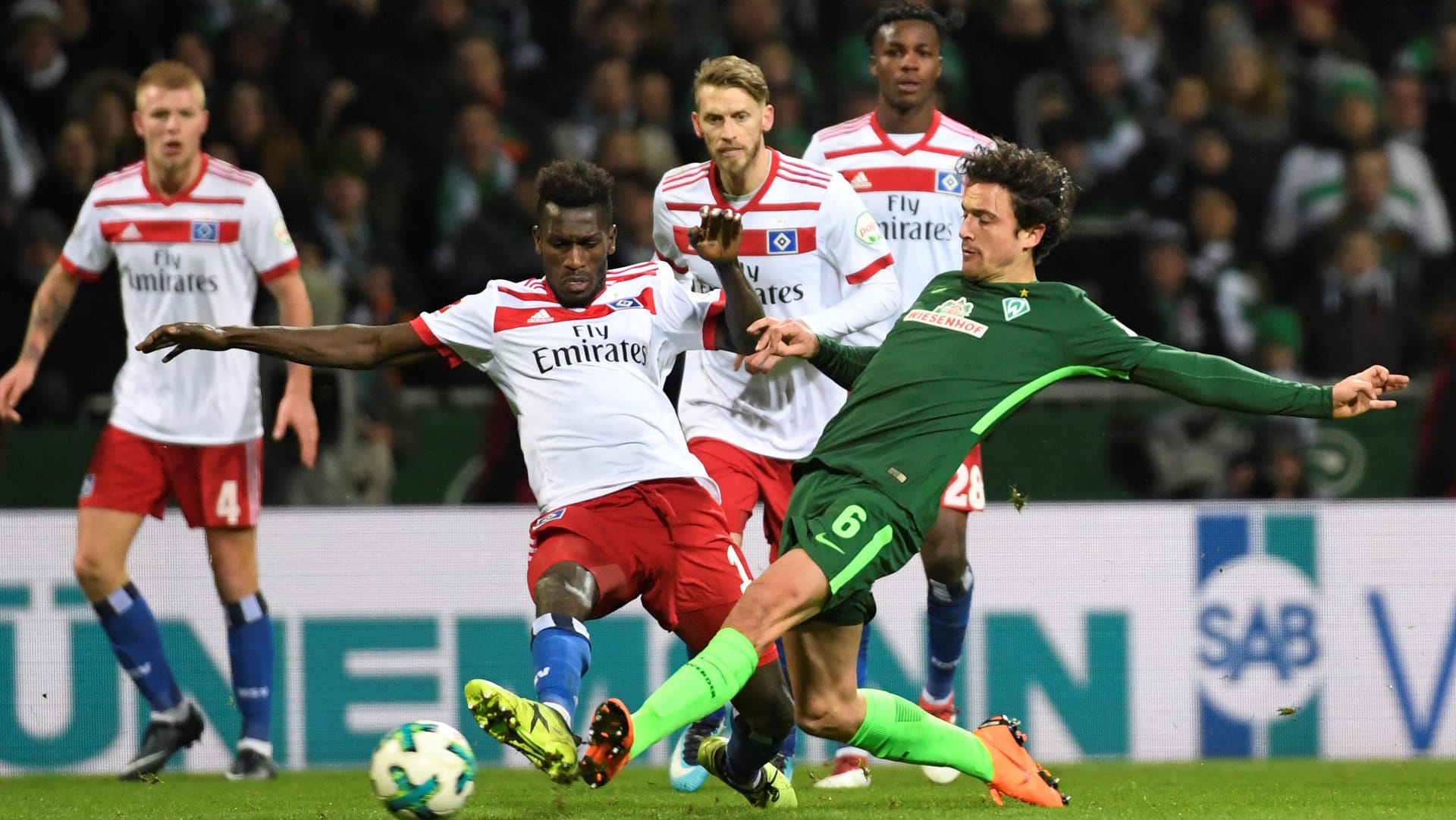 Bakery Jatta gegen Thomas Delaney.