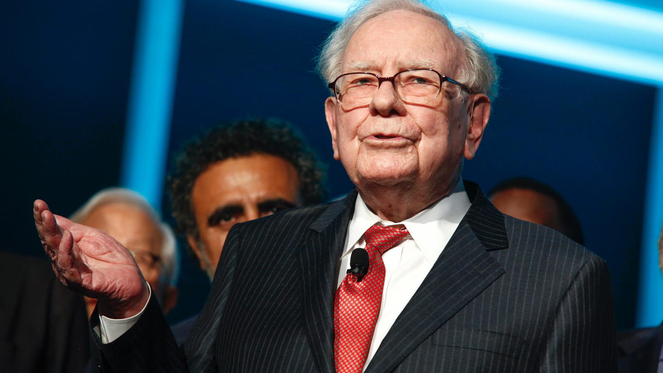 Warren Buffett bei Forbes-Gala: US-Investor verbucht Milliarden-Gewinn dank Steuerreform.