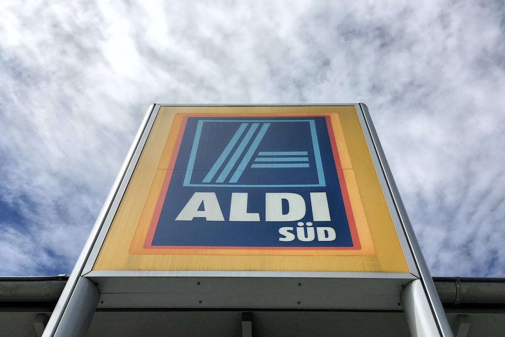 Logo von Aldi Süd: Anwohner hatten gegen die Schließung einer Filiale in Frankfurt protestiert. (Symbolbild) Logo von Aldi Süd: Anwohner hatten gegen die Schließung einer Filiale in Frankfurt protestiert. (Symbolbild)