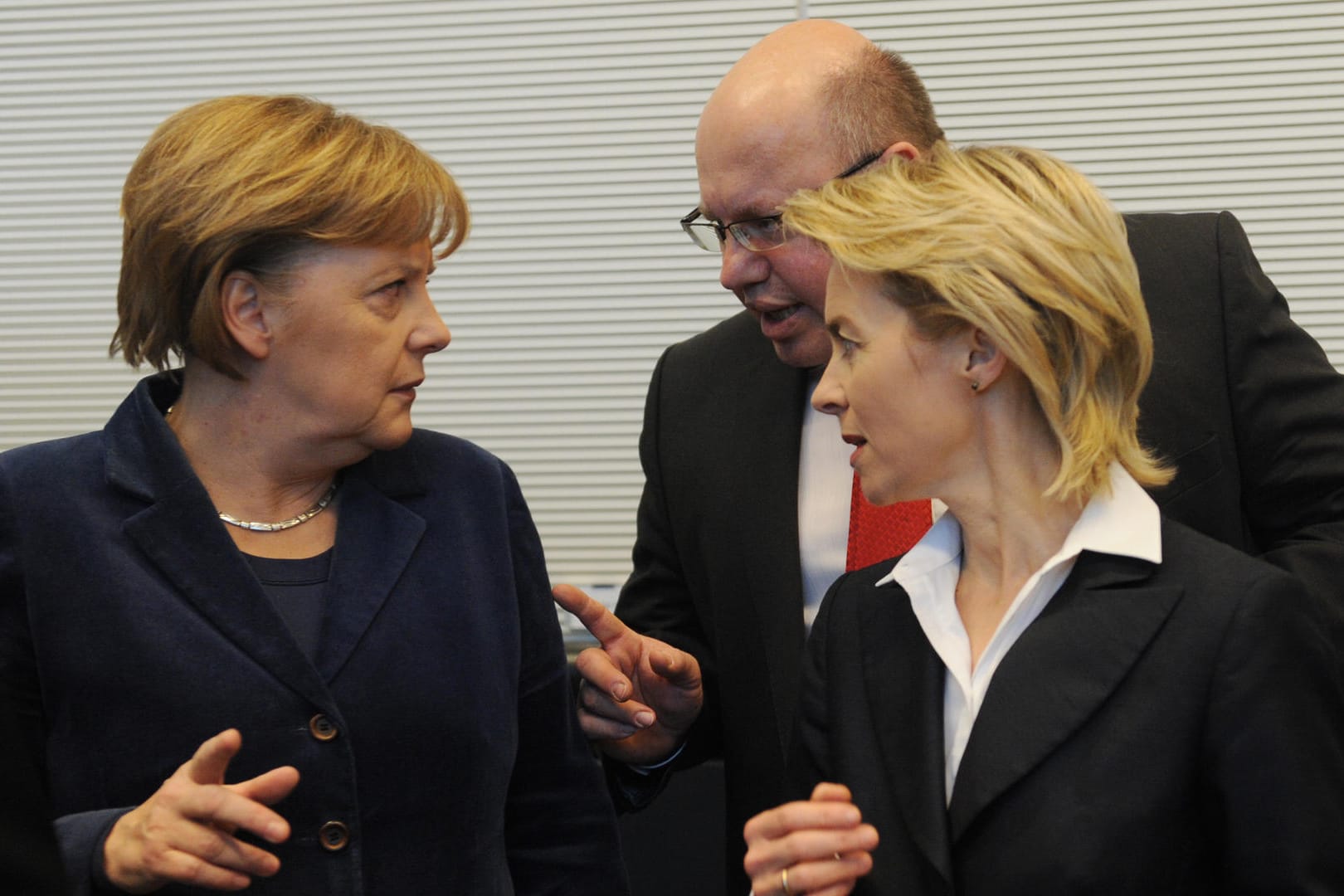 Merkel, Altmaier, von der Leyen: Neben den bewährten Ministern sollen auch etliche neue Gesichter ins Kabinett.