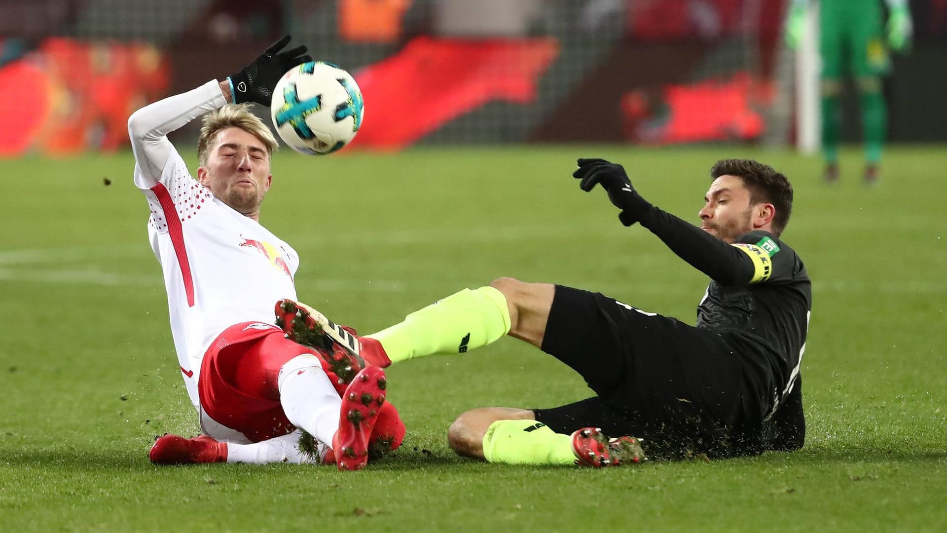Kevin Kampl gegen Jonas Hector.