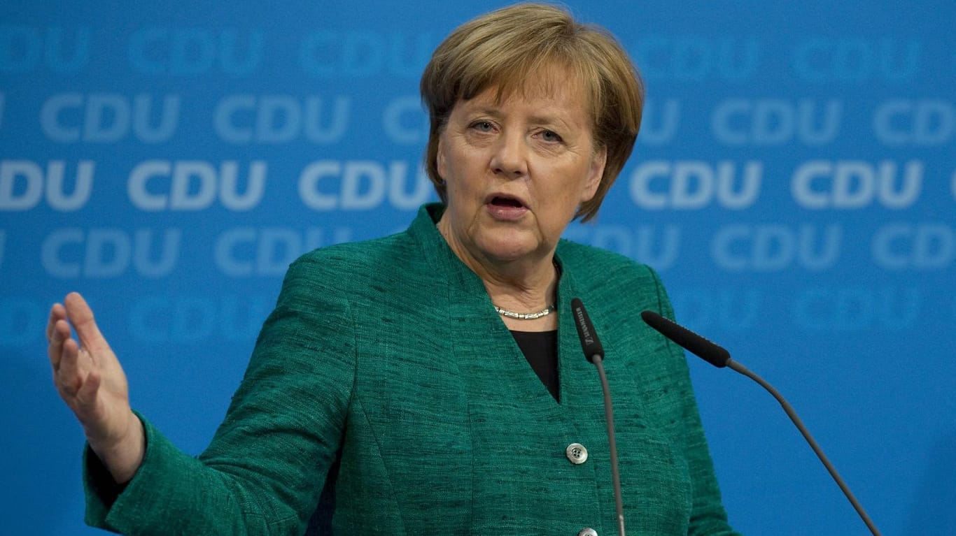 Angela Merkel bei der Vorstellung ihrer Kabinettsliste: Kann sie mit neuen Gesichtern ihre Kritiker ruhigstellen?