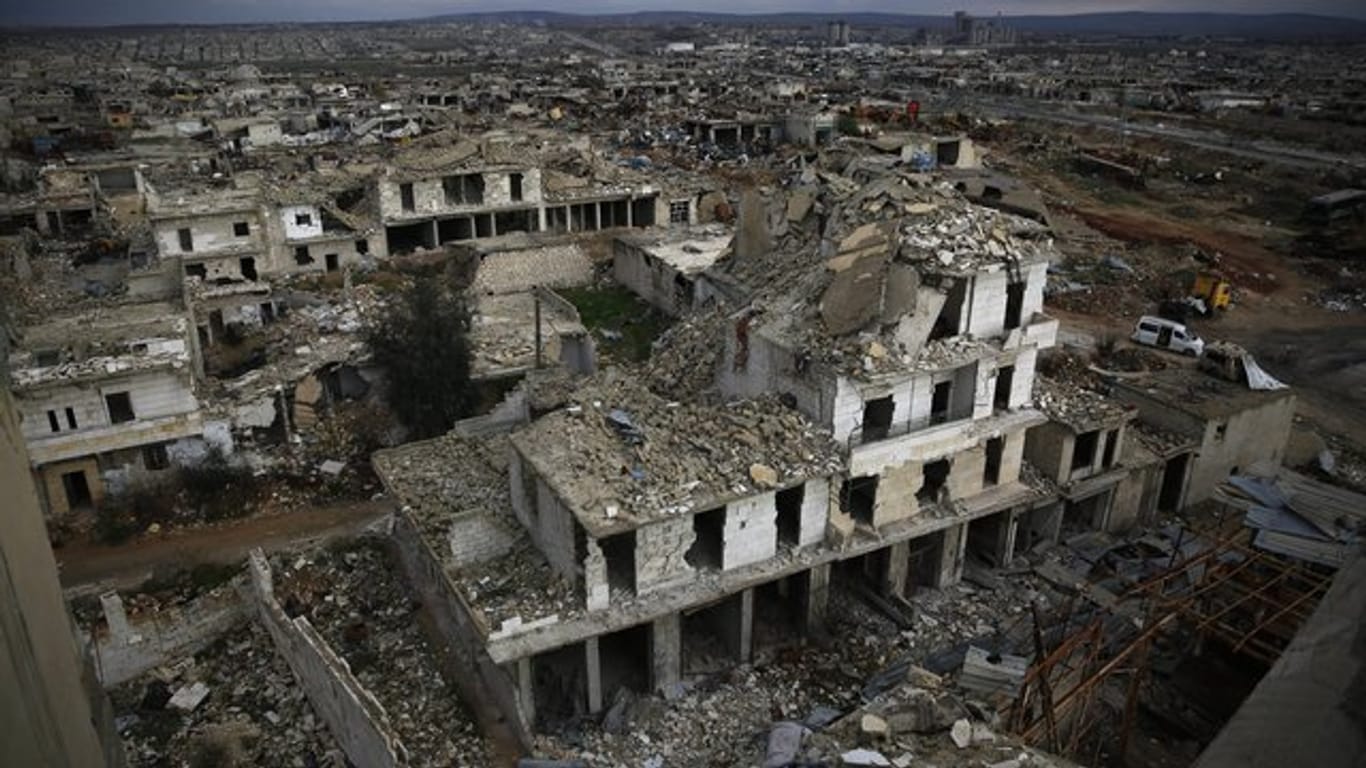 Blick über das zerstörte Viertel Ramouseh im Osten Aleppos.