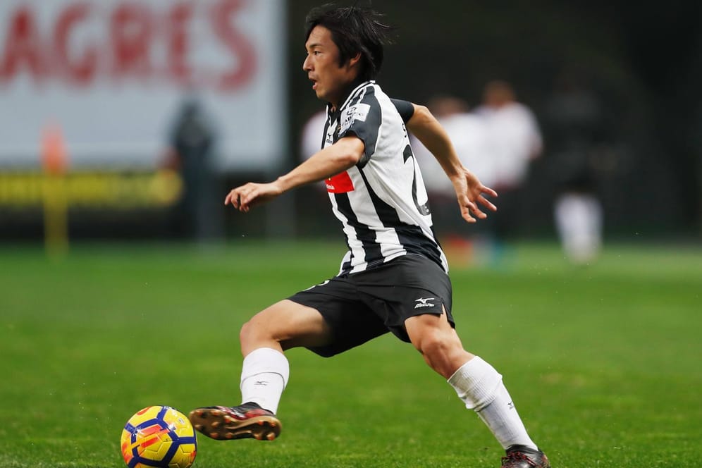 Shoya Nakajima absolvierte in dieser Saison 24 Pflichtspiele für Portimonense und erzielte dabei neun Treffer. Hier führt er den Ball im Spiel gegen Braga.