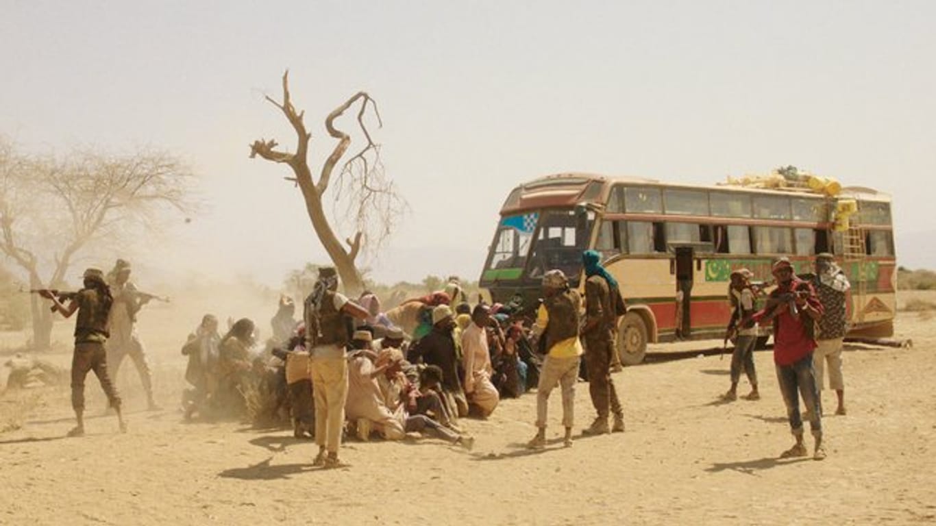 Die Terrorgruppe Al-Shabaab hat einen Bus angegriffen.