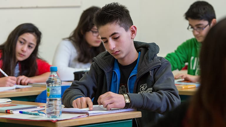 Flüchtlingskinder in der Schule: In Polen sollen Flüchtlinge vorerst nicht an öffentlichen Schulen unterrichtet werden.