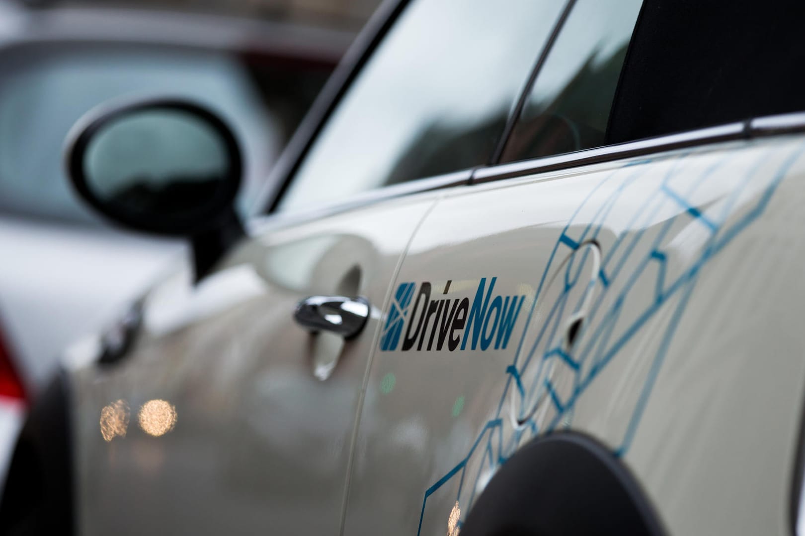 Beitrag zur Verkehrswende: Die Zahl der Carsharing-Nutzer in Deutschland steigt stetig an und durchbricht zum Jahresbeginn die 2,1 Millionen.