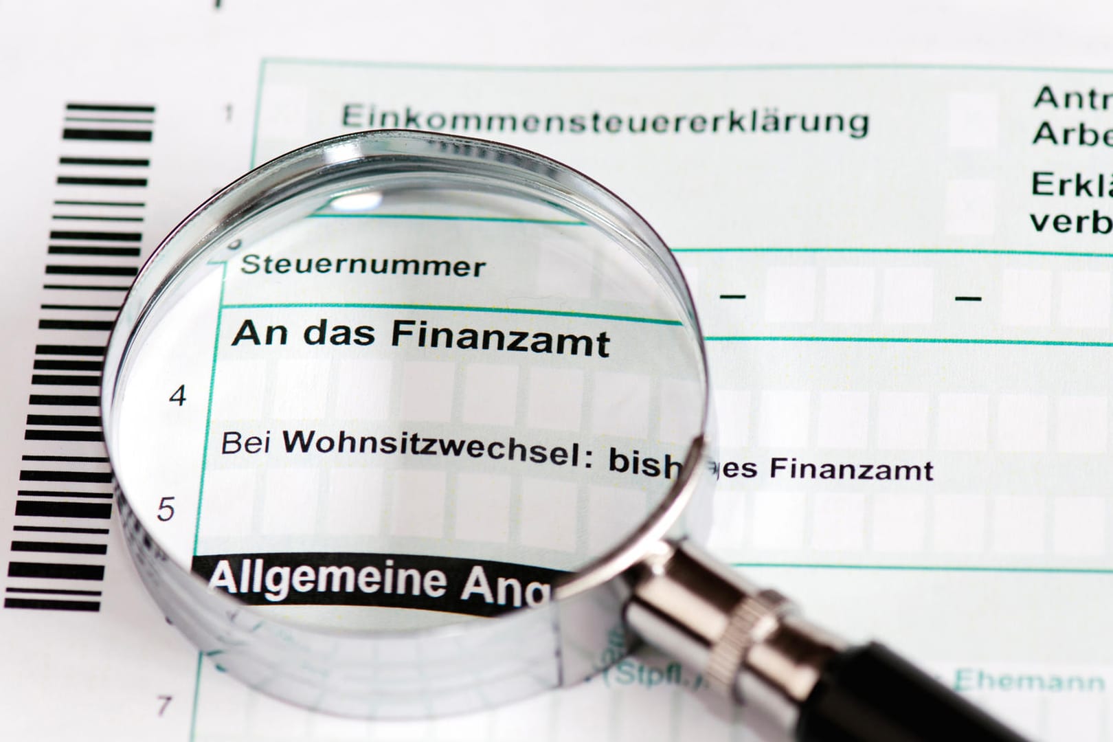 Einkommensteuererklärung: Finanzämter dürfen auch in Zeiten der Nullzinspolitik bei Steuernachzahlungen Zinsen in Höhe von sechs Prozent kassieren. Einkommensteuererklärung: Finanzämter dürfen auch in Zeiten der Nullzinspolitik bei Steuernachzahlungen Zinsen in Höhe von sechs Prozent kassieren.
