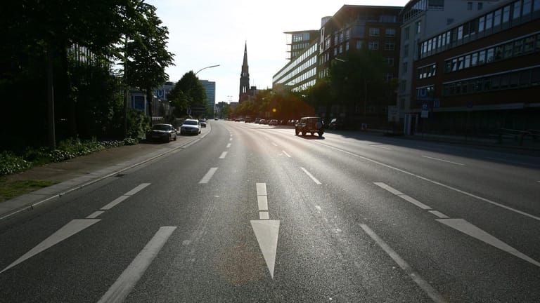 Leere Straße: Fahrverbote bleiben Einzelfallentscheidungen und könnten von Stadt zu Stadt unterschiedlich ausfallen.