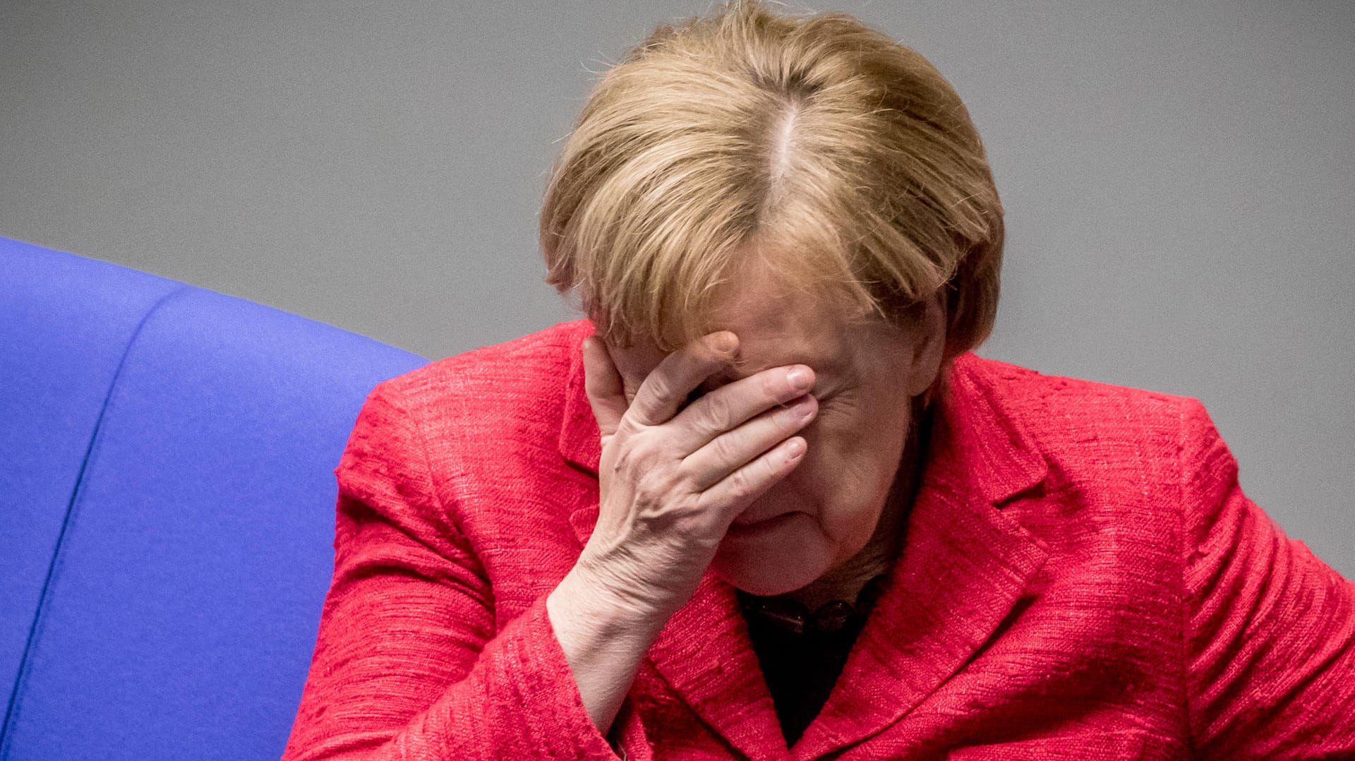 Merkel, Hand vorm Gesicht: Seht ihr mich? Und wenn ja, was seht ihr?