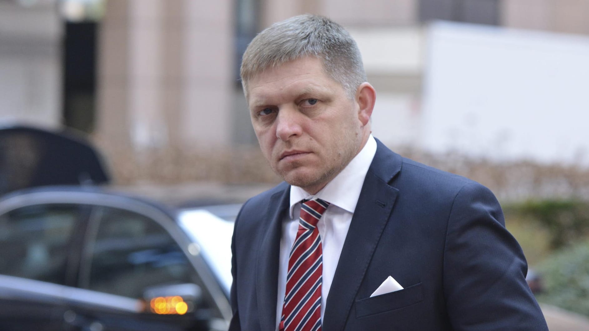 Der slowakische Premier Robert Fico: Warum stellte er eine 27-Jährige ohne politische Erfahrung aber mit Mafia-Verbindungen ein?