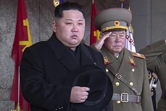 Nordkoreas Diktator Kim Jong-Un: Das Regime soll Waffenteile und Fachkräfte nach Syrien gebracht haben.