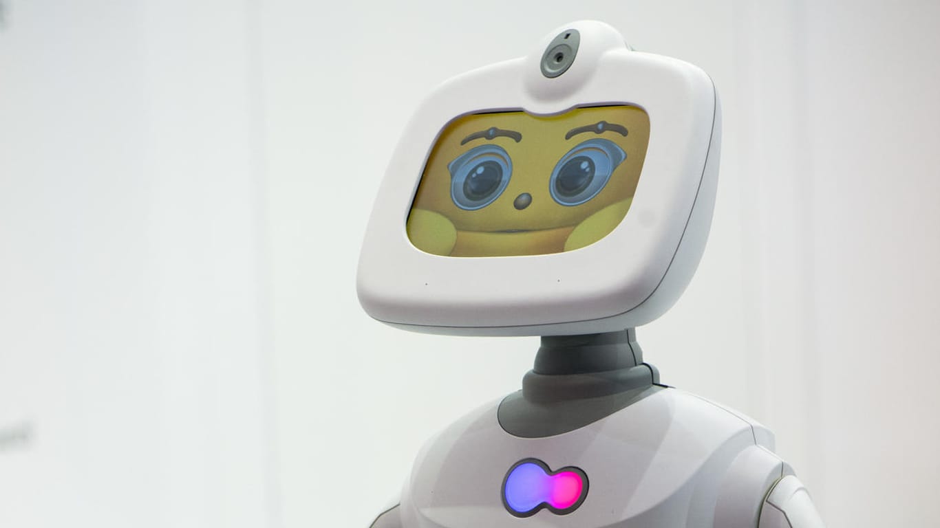 Robelf ist ein Roboter aus Taiwan, der für Sicherheit im Haus sorgen soll.