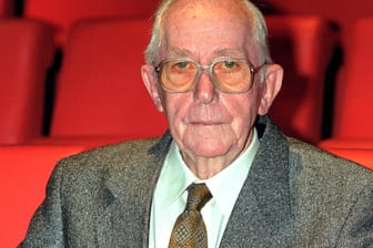 Lewis Gilbert: Der Regisseur wurde 97 Jahre alt.